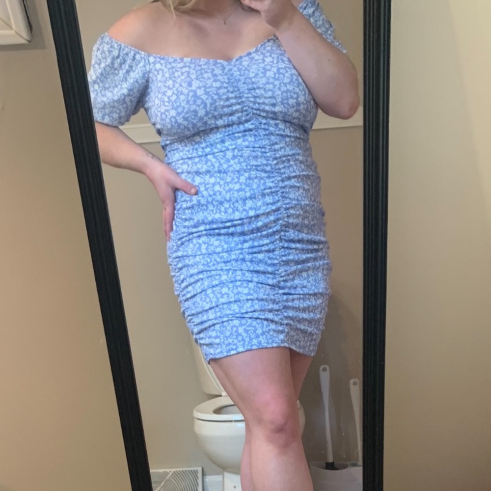 Fitted and stretchy floral dress